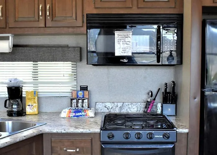 Inviting Rv With Private Deck, Grill & Firepit Near Williams, Arizona Holiday home