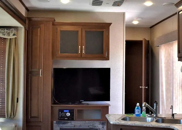 Inviting Rv With Private Deck, Grill & Firepit Near Williams, Arizona Holiday home Williams